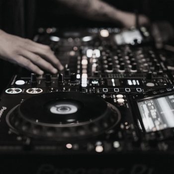 curso-dj-1024×683