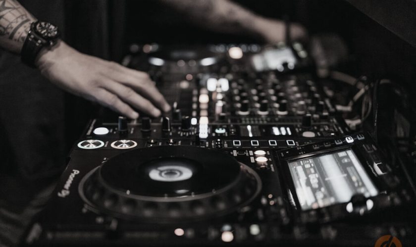 curso-dj-1024×683